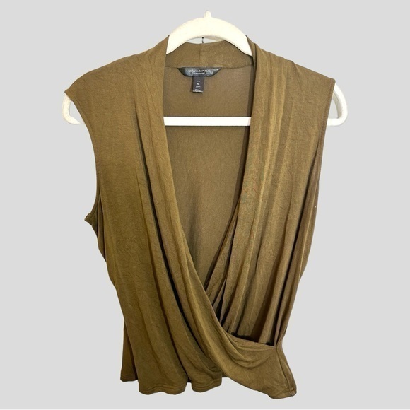 Banana Republic Shirt Womens M Threadsoft V-neck Dark Olive Rayon Sleeveless - Picture 1 of 5